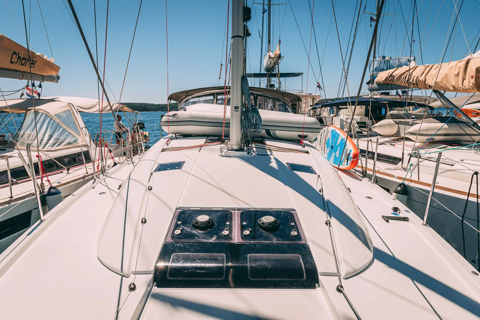 Yacht JEANNEAU 54 - El Yelmo - Foto 1