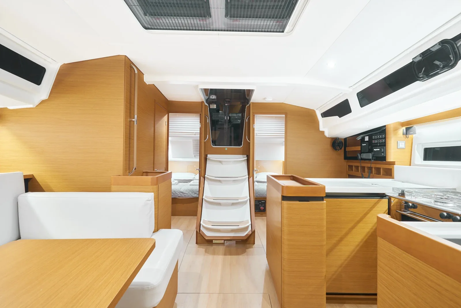 Yacht JEANNEAU Sun Odyssey 440 - Nymeria - Foto 1
