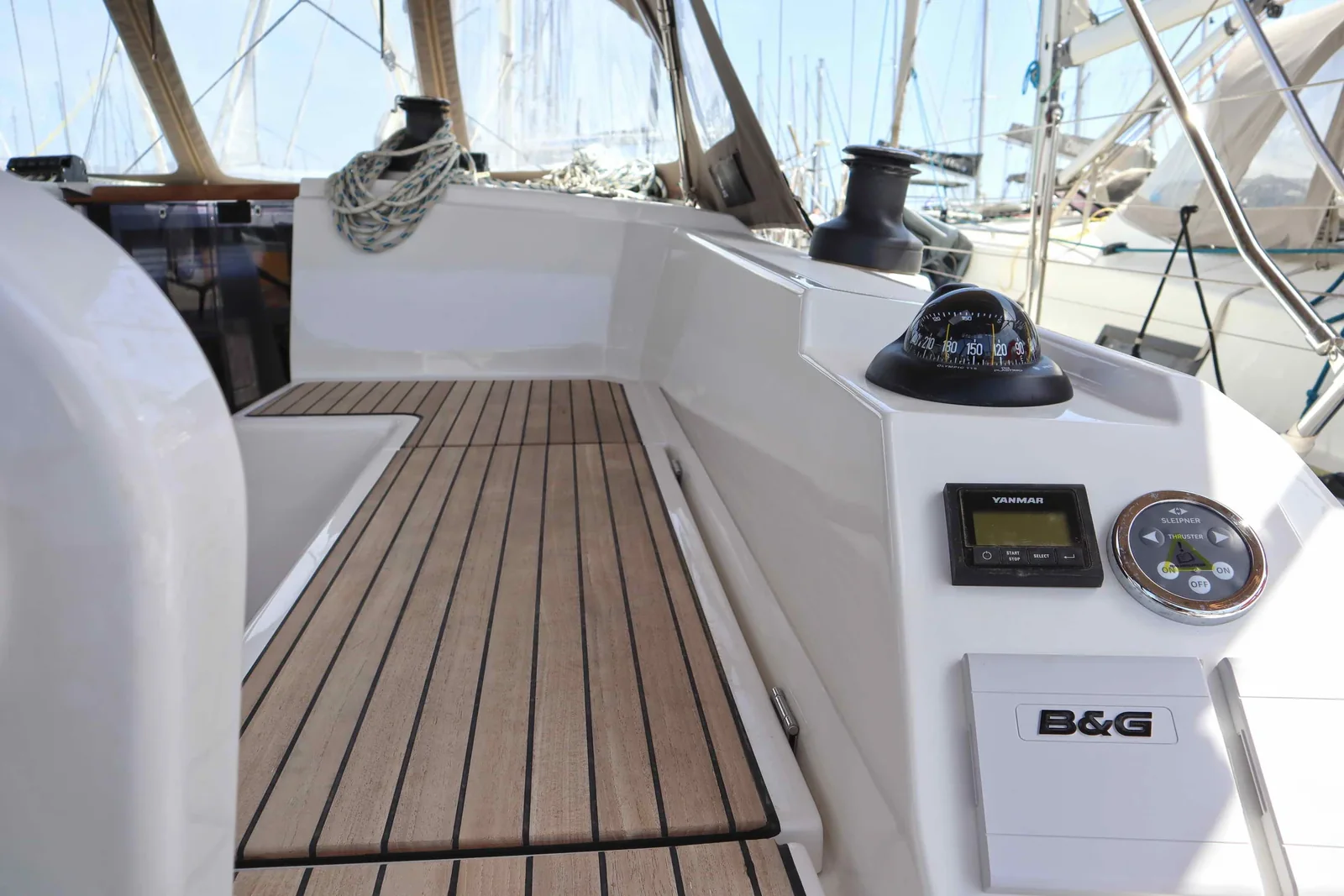 Yacht BAVARIA C42 - Lima - Foto 1