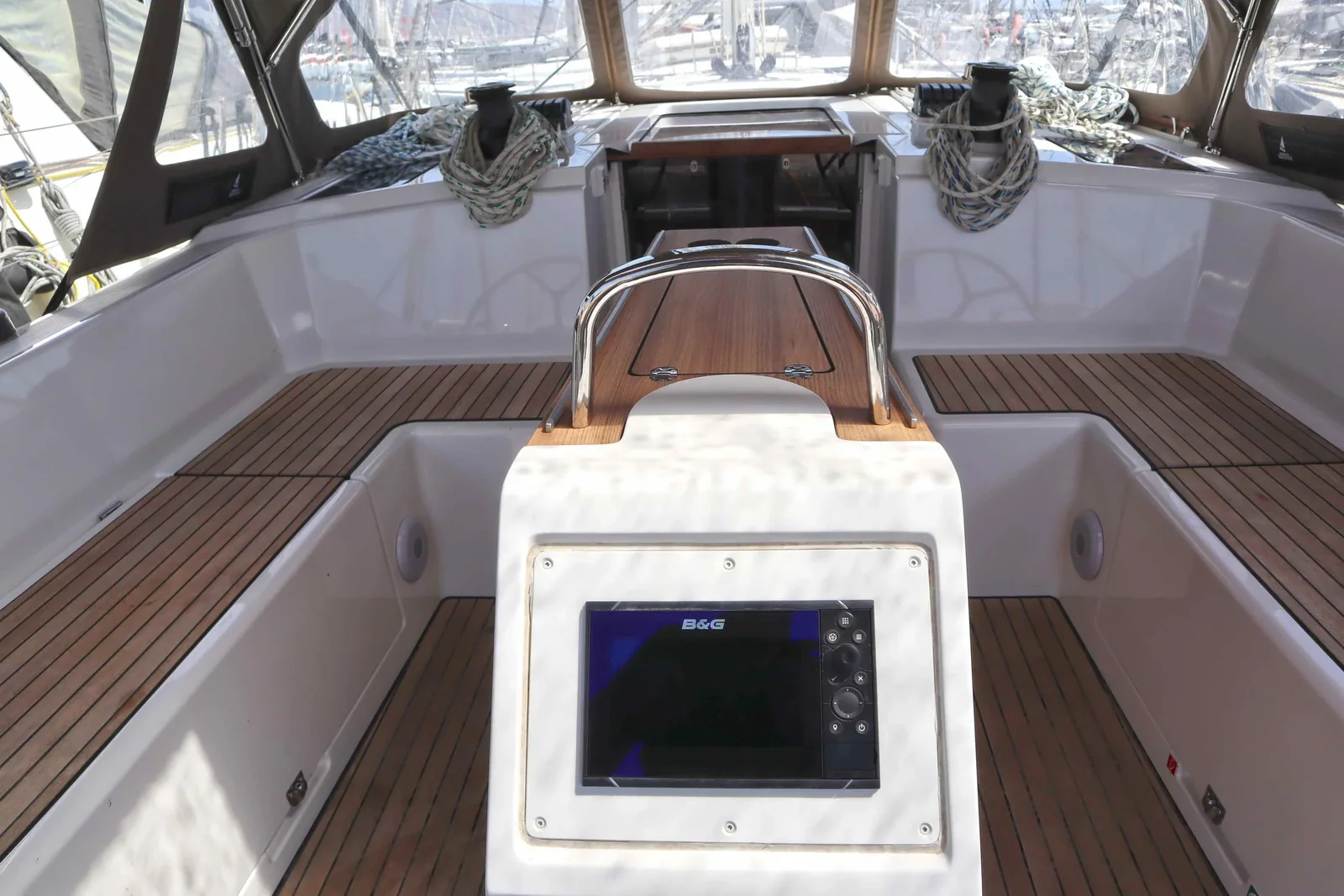 Yacht BAVARIA C42 - Lima - Foto 1