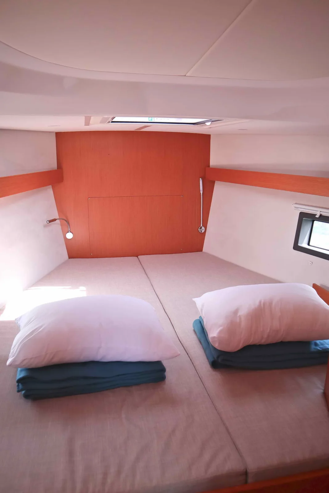 Yacht BAVARIA C42 - Lima - Foto 1