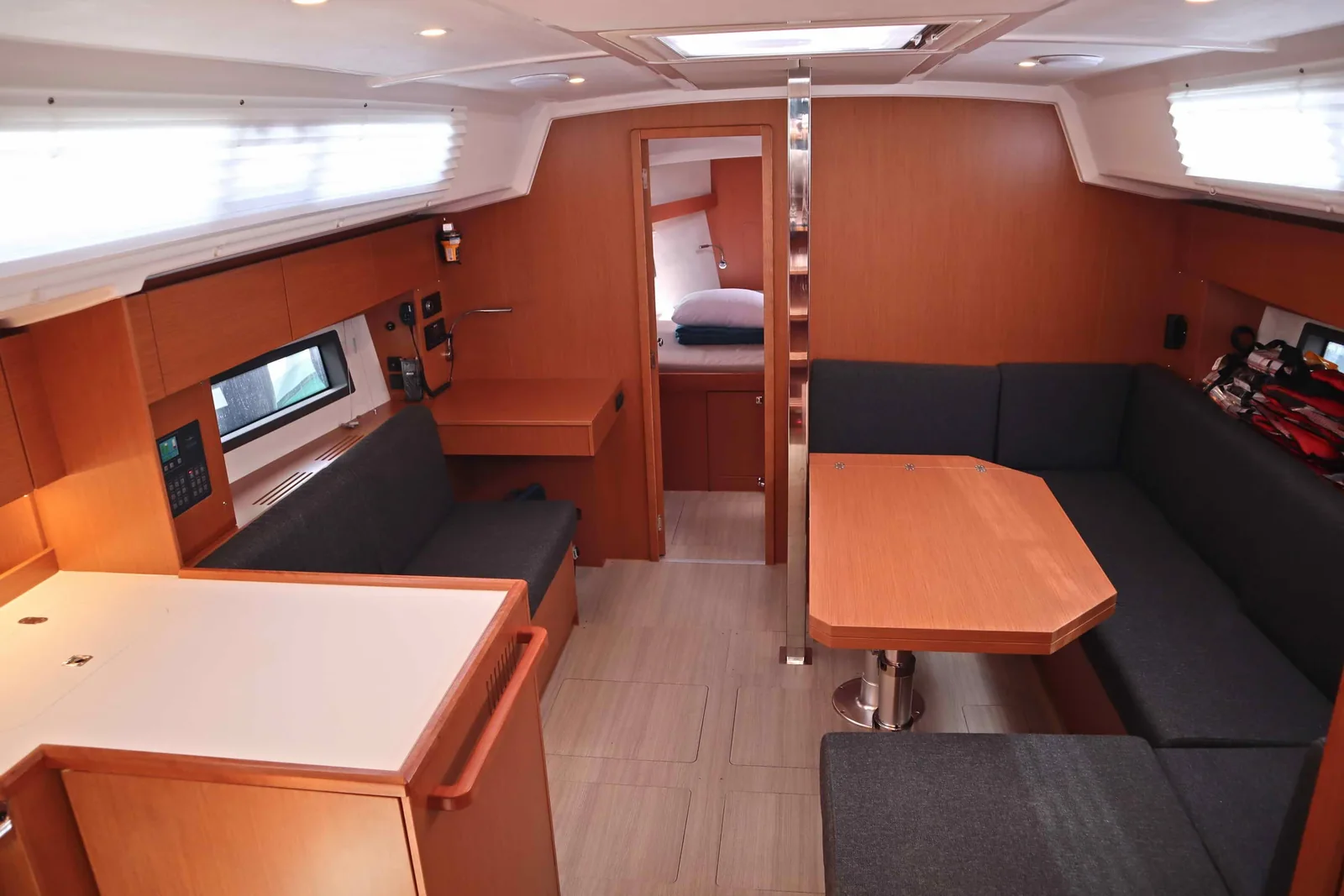 Yacht BAVARIA C42 - Lima - Foto 1