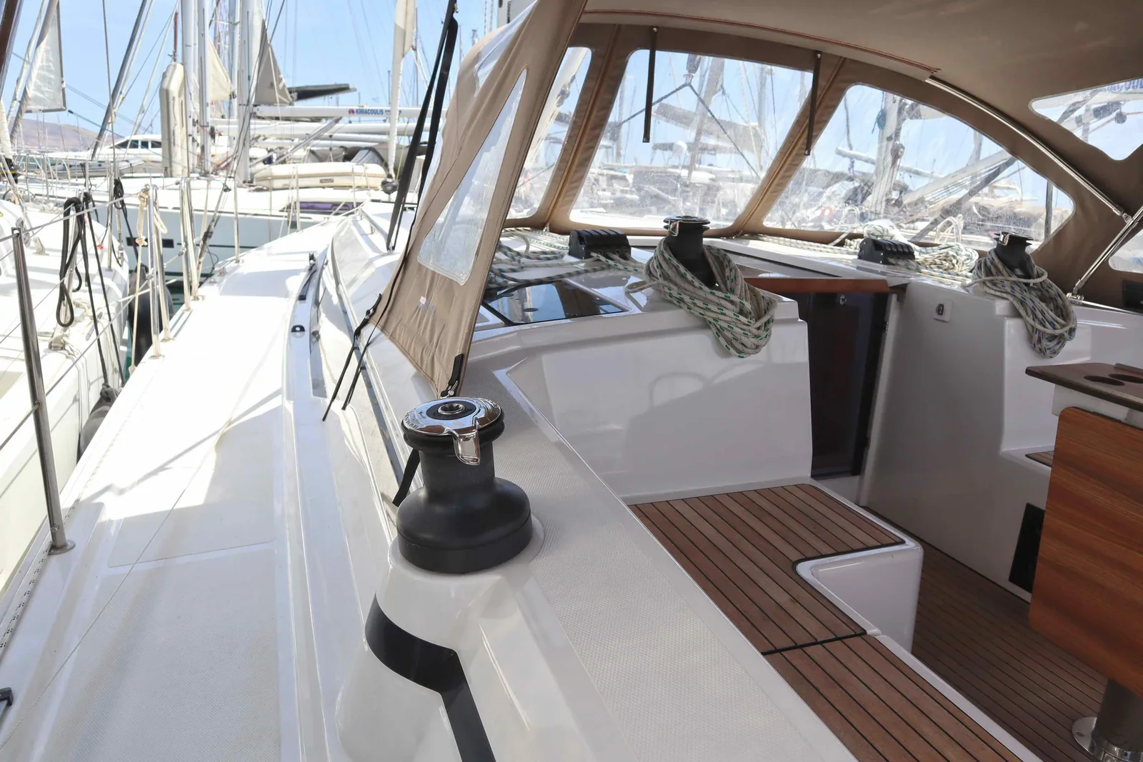Yacht BAVARIA C42 - Lima - Foto 1