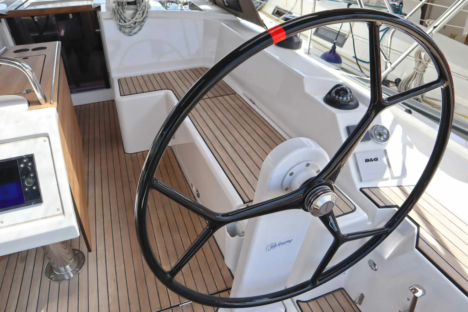 Yacht BAVARIA C42 - Lima - Foto 1