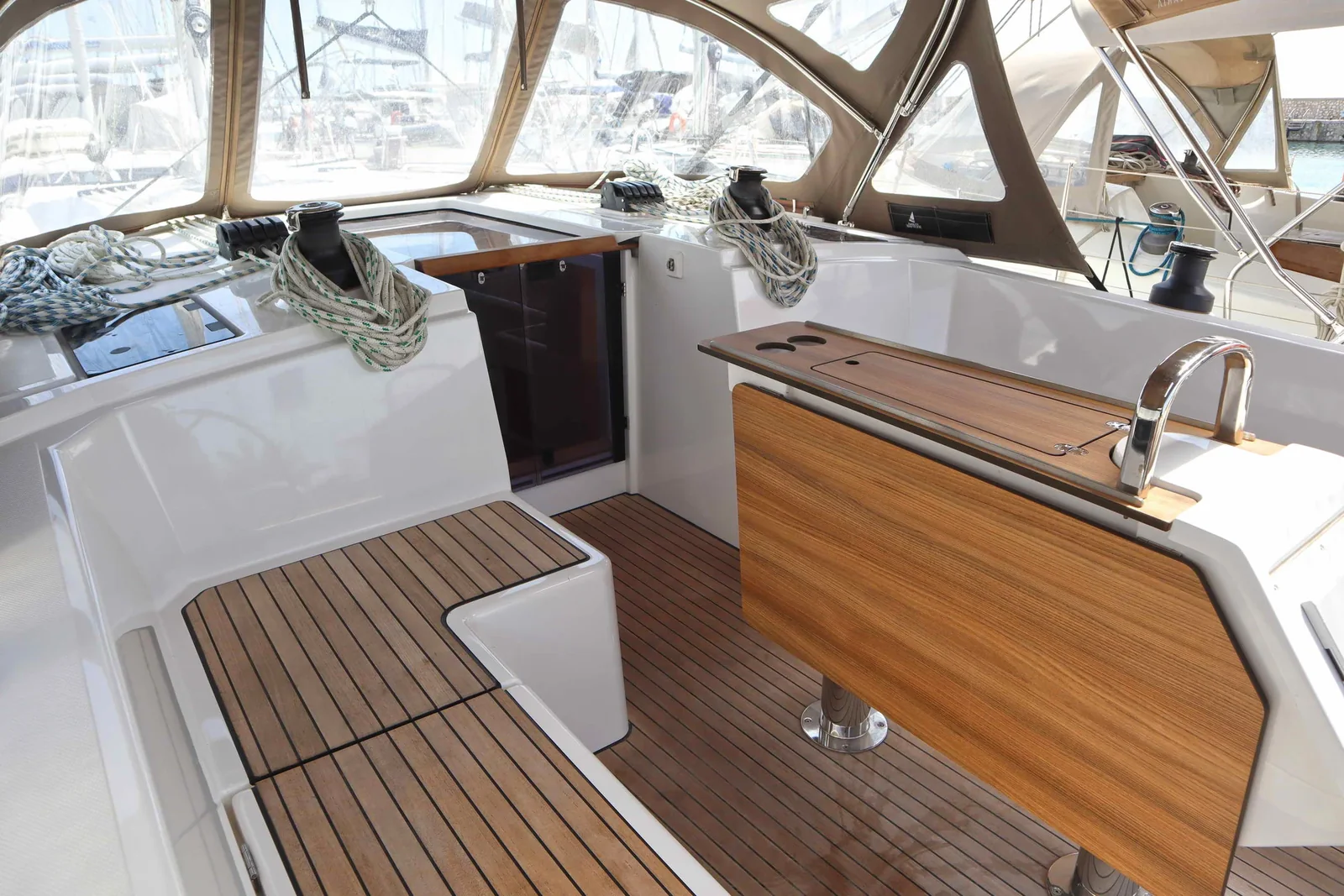 Yacht BAVARIA C42 - Lima - Foto 1