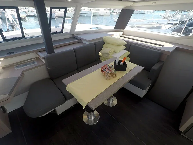 Yacht FOUNTAINE PAJOT Astrea 42 - Imagine