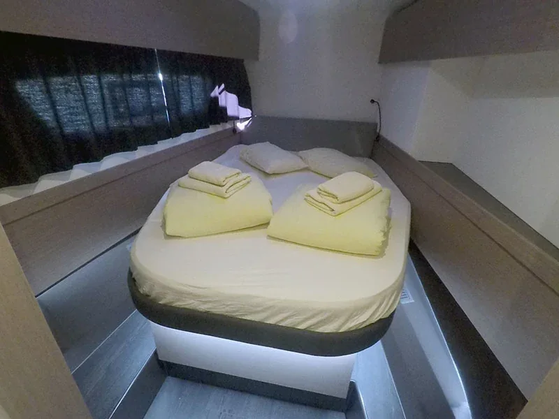 Yacht FOUNTAINE PAJOT Astrea 42 - Imagine - Foto 1