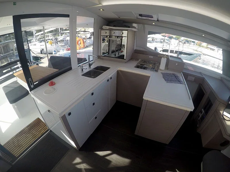 Yacht FOUNTAINE PAJOT Astrea 42 - Imagine - Foto 1