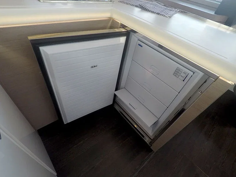 Yacht FOUNTAINE PAJOT Astrea 42 - Imagine - Foto 1