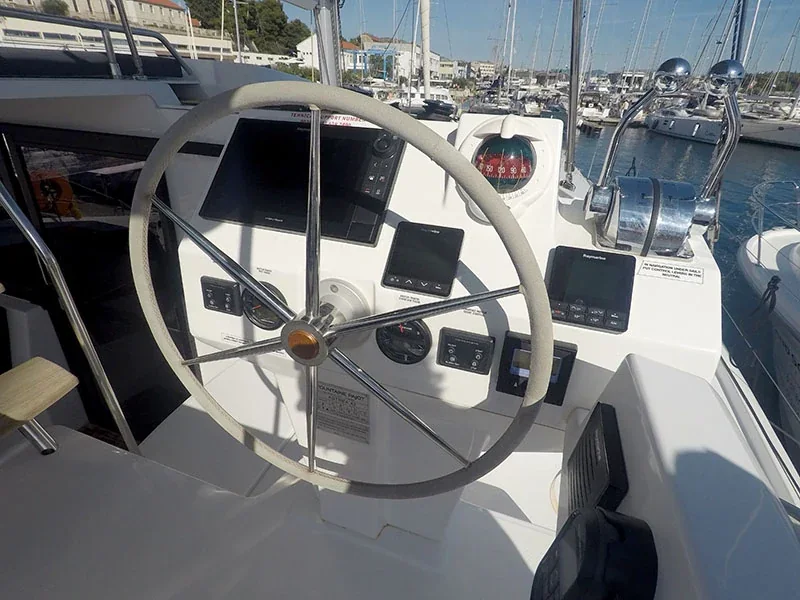 Yacht FOUNTAINE PAJOT Astrea 42 - Imagine - Foto 1