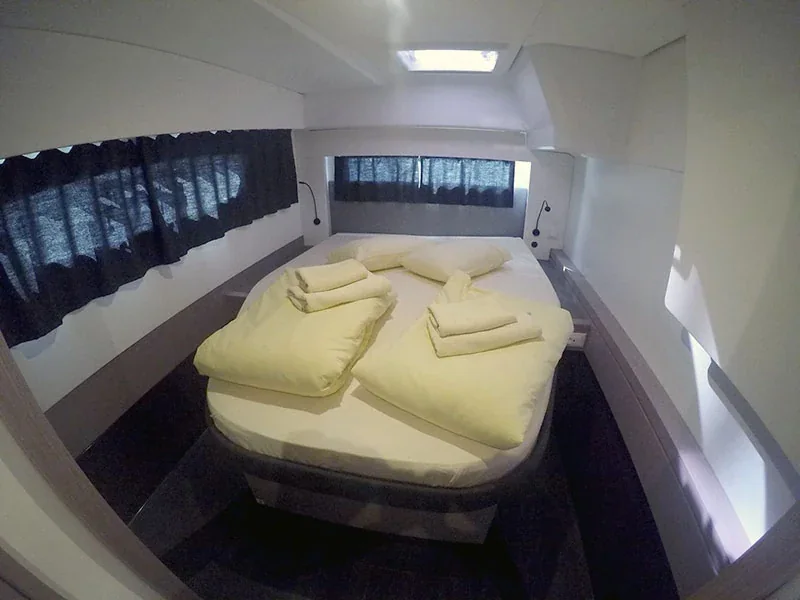 Yacht FOUNTAINE PAJOT Astrea 42 - Imagine - Foto 1