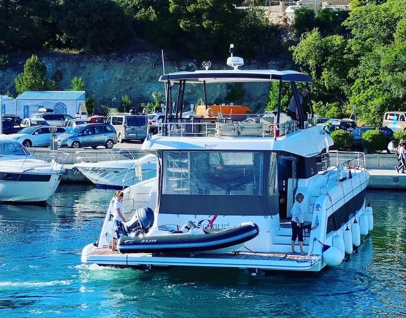 Yacht FOUNTAINE PAJOT MY 44 - Alpha Centauri - Foto 1
