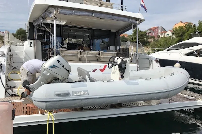 Yacht FOUNTAINE PAJOT MY 44 - Alpha Centauri - Foto 1
