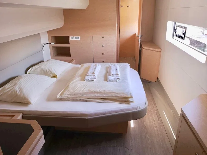 Yacht FOUNTAINE PAJOT MY 44 - Alpha Centauri - Foto 1