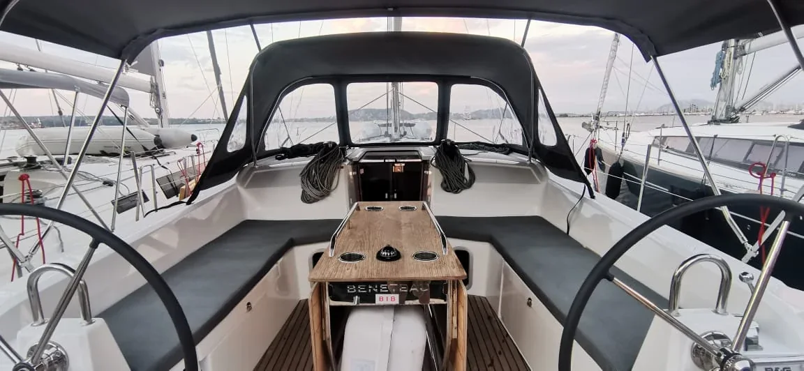 Yacht BENETEAU Oceanis 40.1 - Niovi - Foto 1