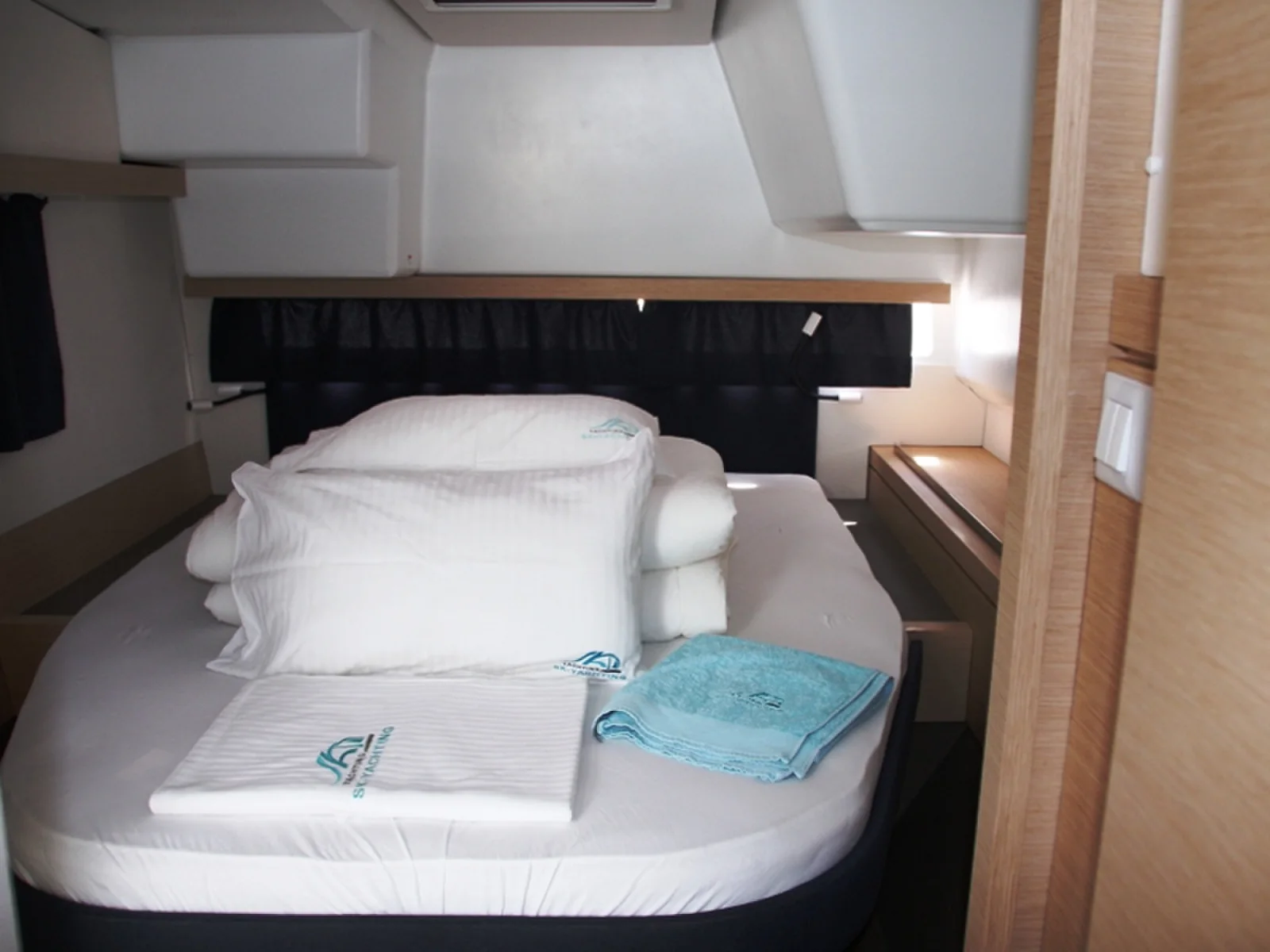 Yacht FOUNTAINE PAJOT Lucia 40 - Sky Maria - Foto 1