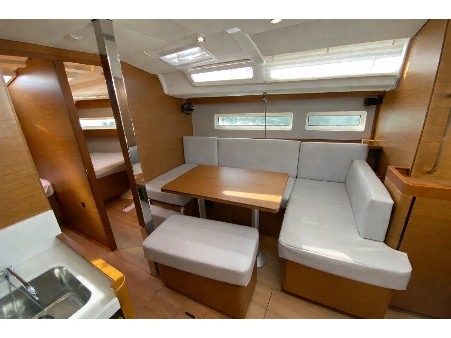 Yacht JEANNEAU Sun Odyssey 440 - McLir II