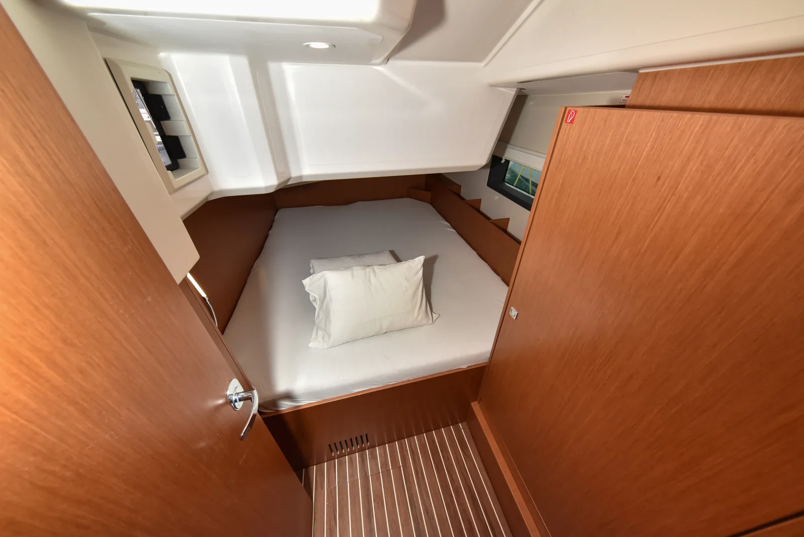 Yacht BAVARIA C38 - Seka VI - Foto 28