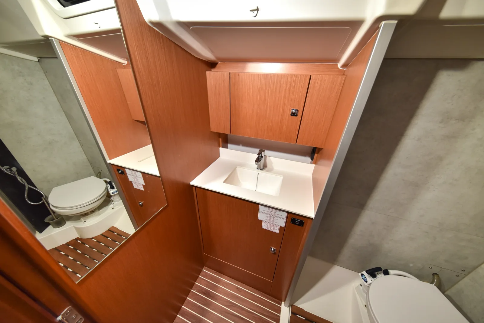 Yacht BAVARIA C38 - Seka VI - Foto 30
