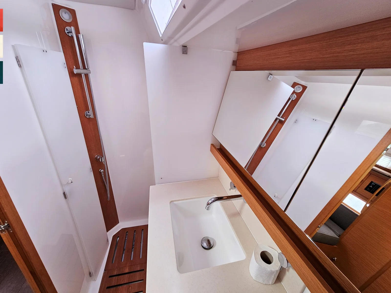 Yacht DUFOUR 470 - Piano - Foto 1