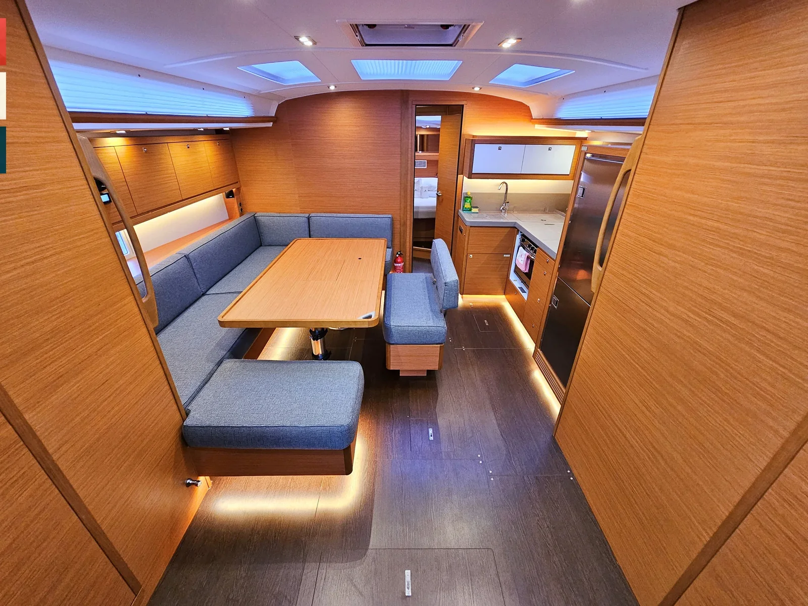Yacht DUFOUR 470 - Piano - Foto 1