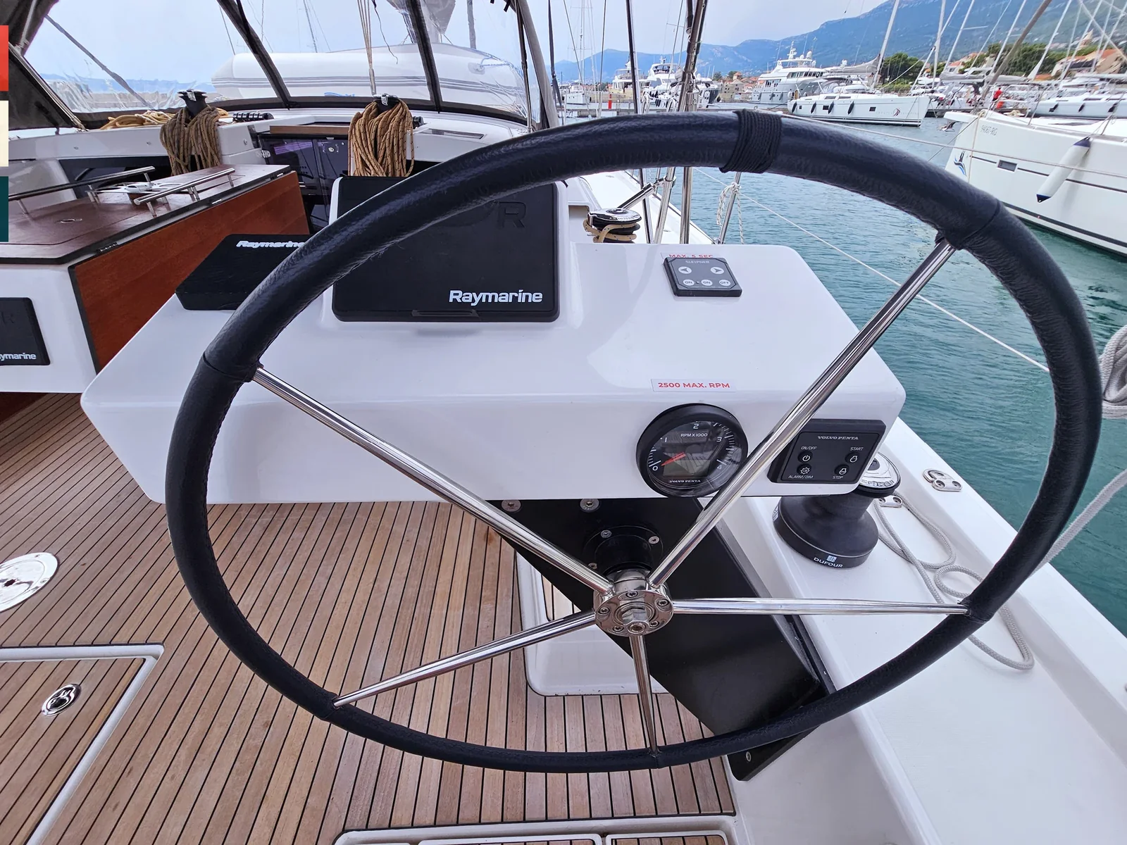 Yacht DUFOUR 470 - Piano - Foto 1