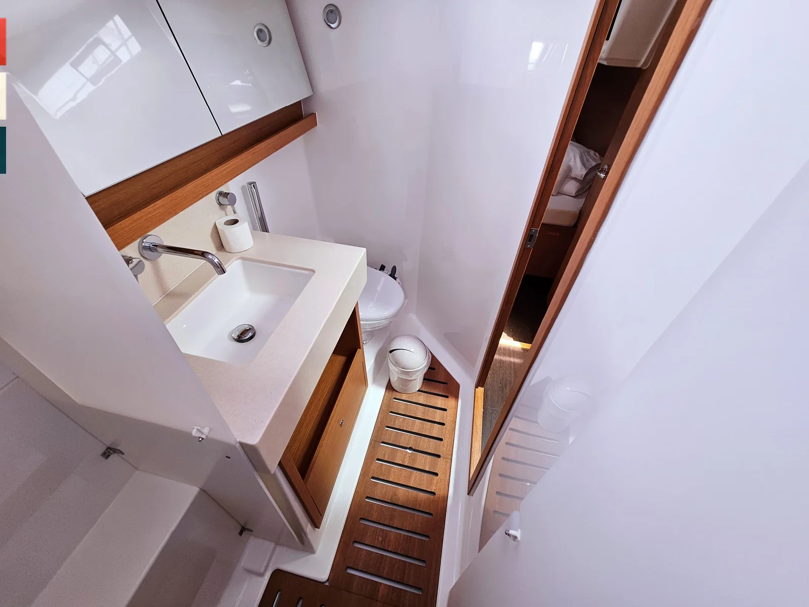 Yacht DUFOUR 470 - Piano - Foto 1