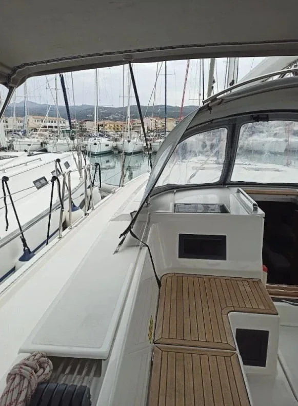 Yacht BAVARIA C45 - Nutmeg