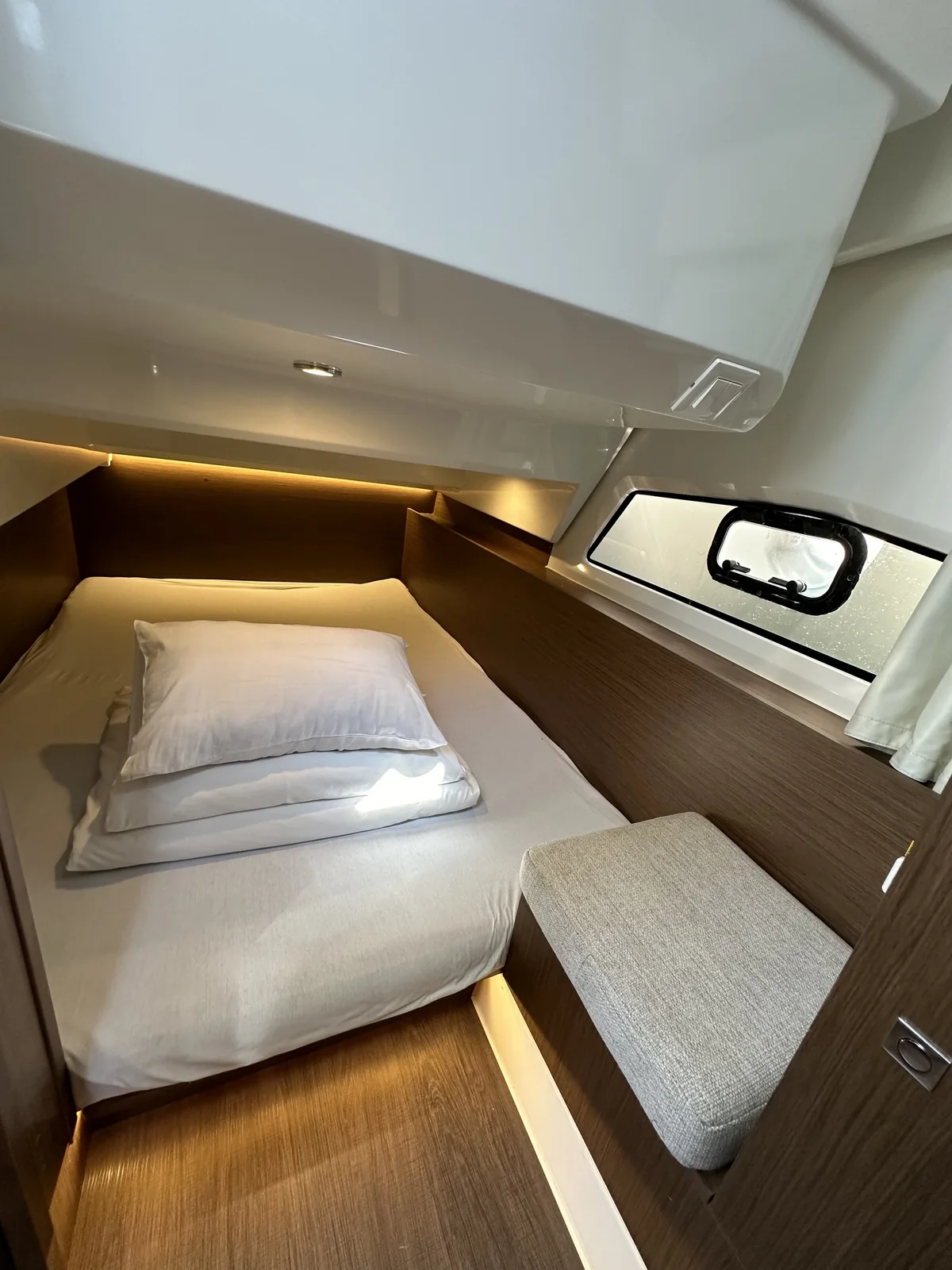 Yacht JEANNEAU Merry Fisher 1095 - Morska Vila