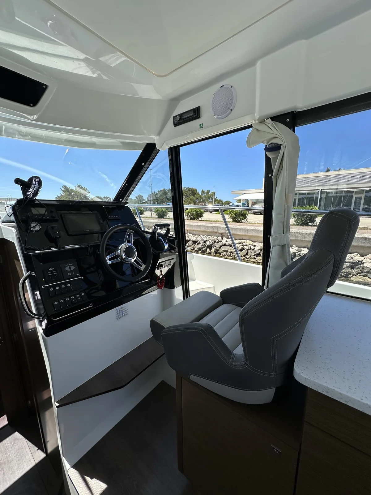 Yacht JEANNEAU Merry Fisher 1095 - Morska Vila - Foto 1