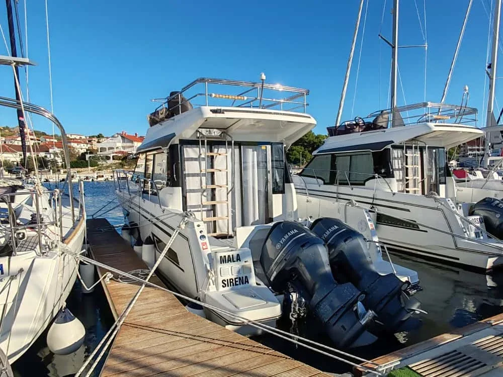 Yacht JEANNEAU Merry Fisher 1095 - Morska Vila - Foto 1