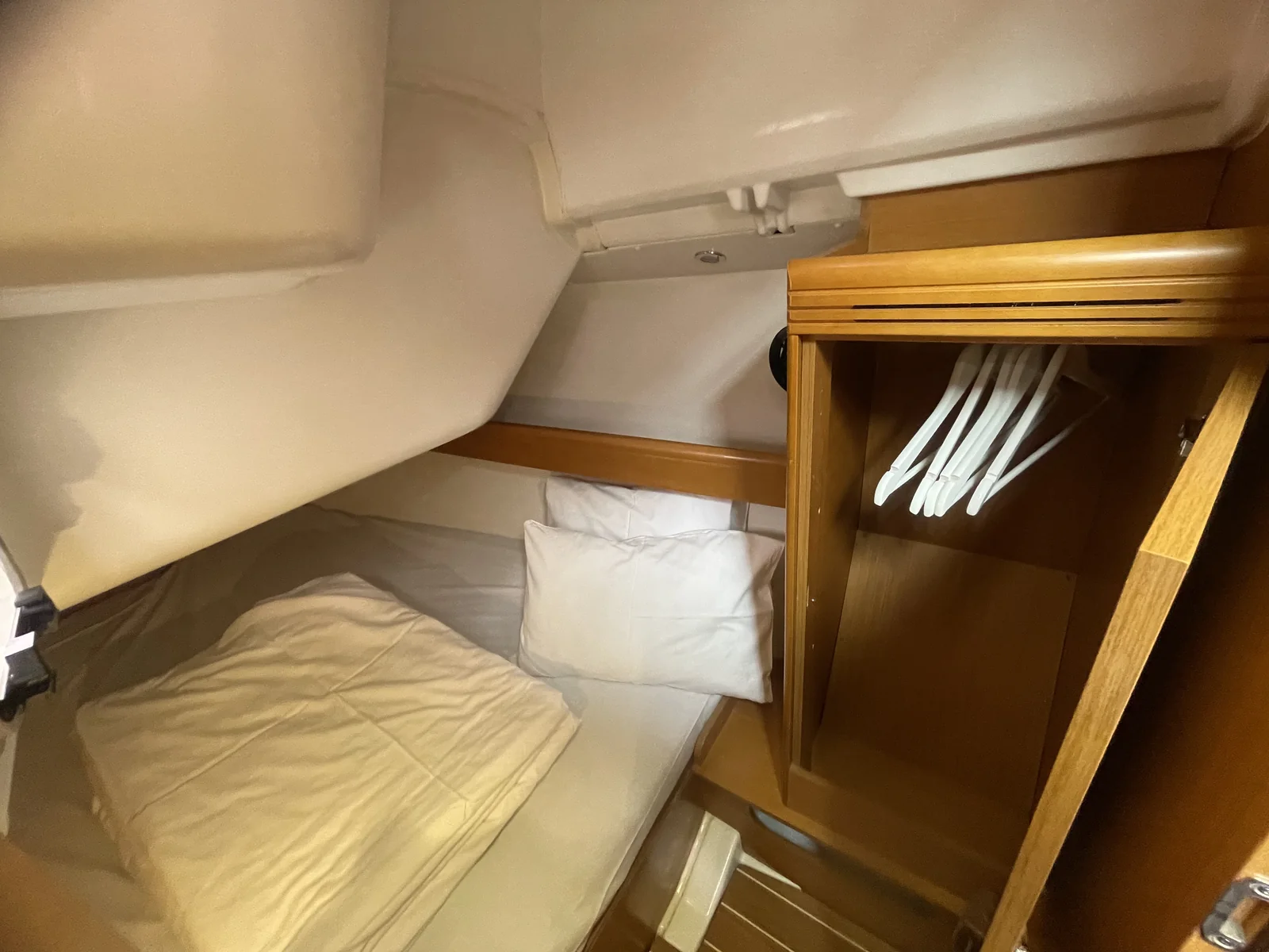 Yacht JEANNEAU Sun Odyssey 36i - Agatha - Foto 1
