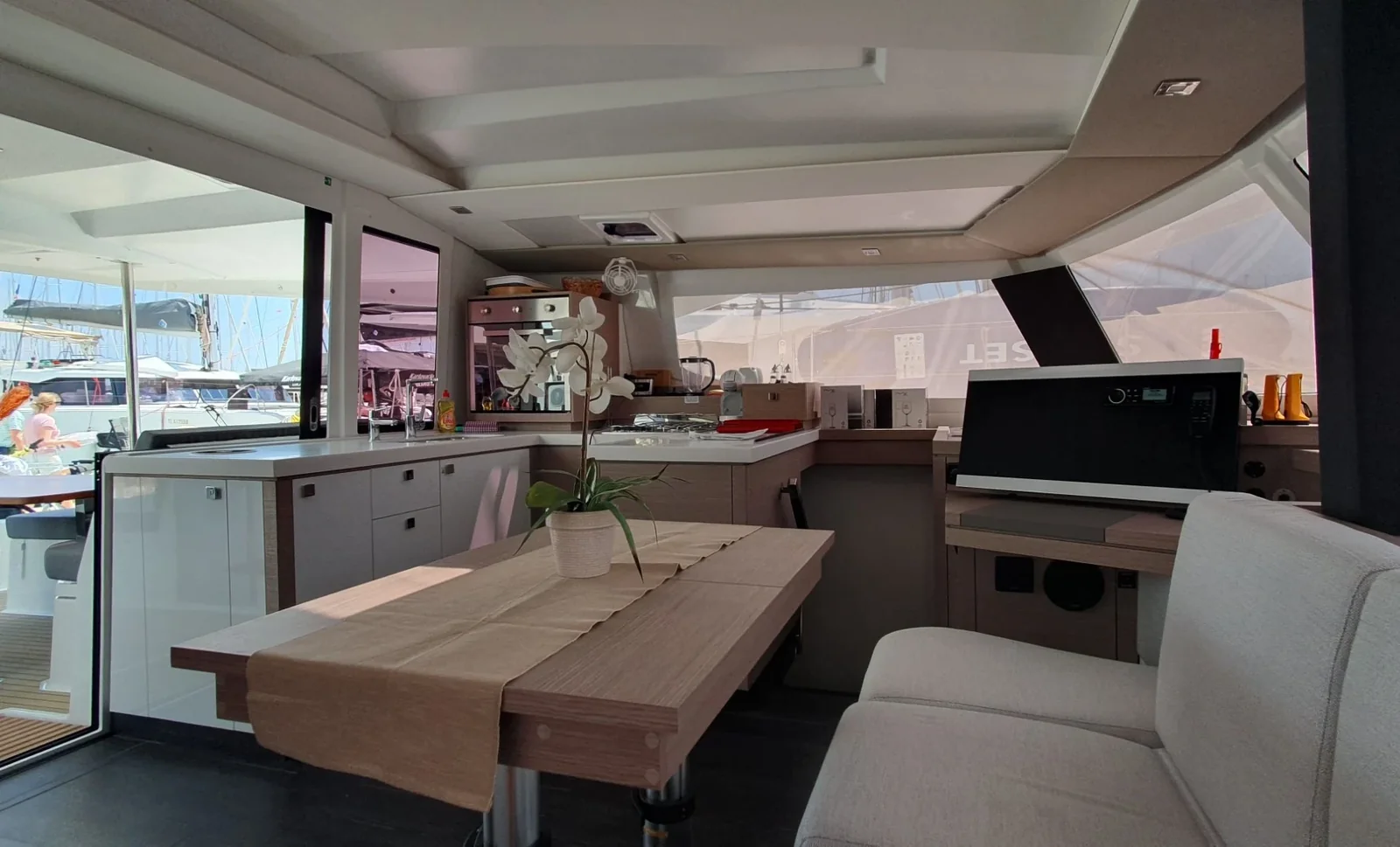 Yacht FOUNTAINE PAJOT Astrea 42 - Crazy Diamont - Foto 1