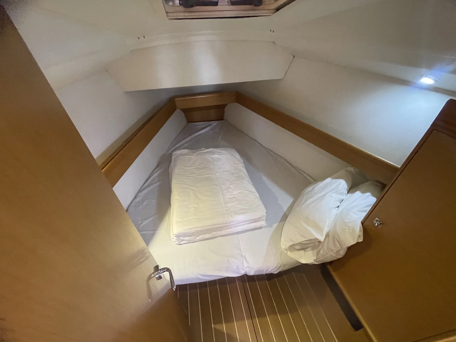 Yacht JEANNEAU Sun Odyssey 36i - Agatha - Foto 1