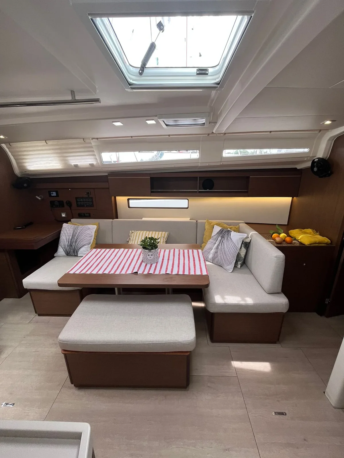 Yacht BENETEAU Oceanis 40.1 - Bibi One - Foto 1