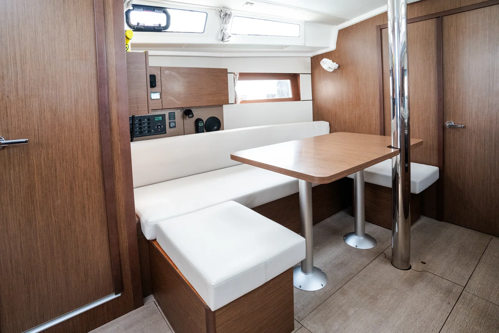 Yacht BENETEAU Oceanis 38.1 - Meli - Foto 1