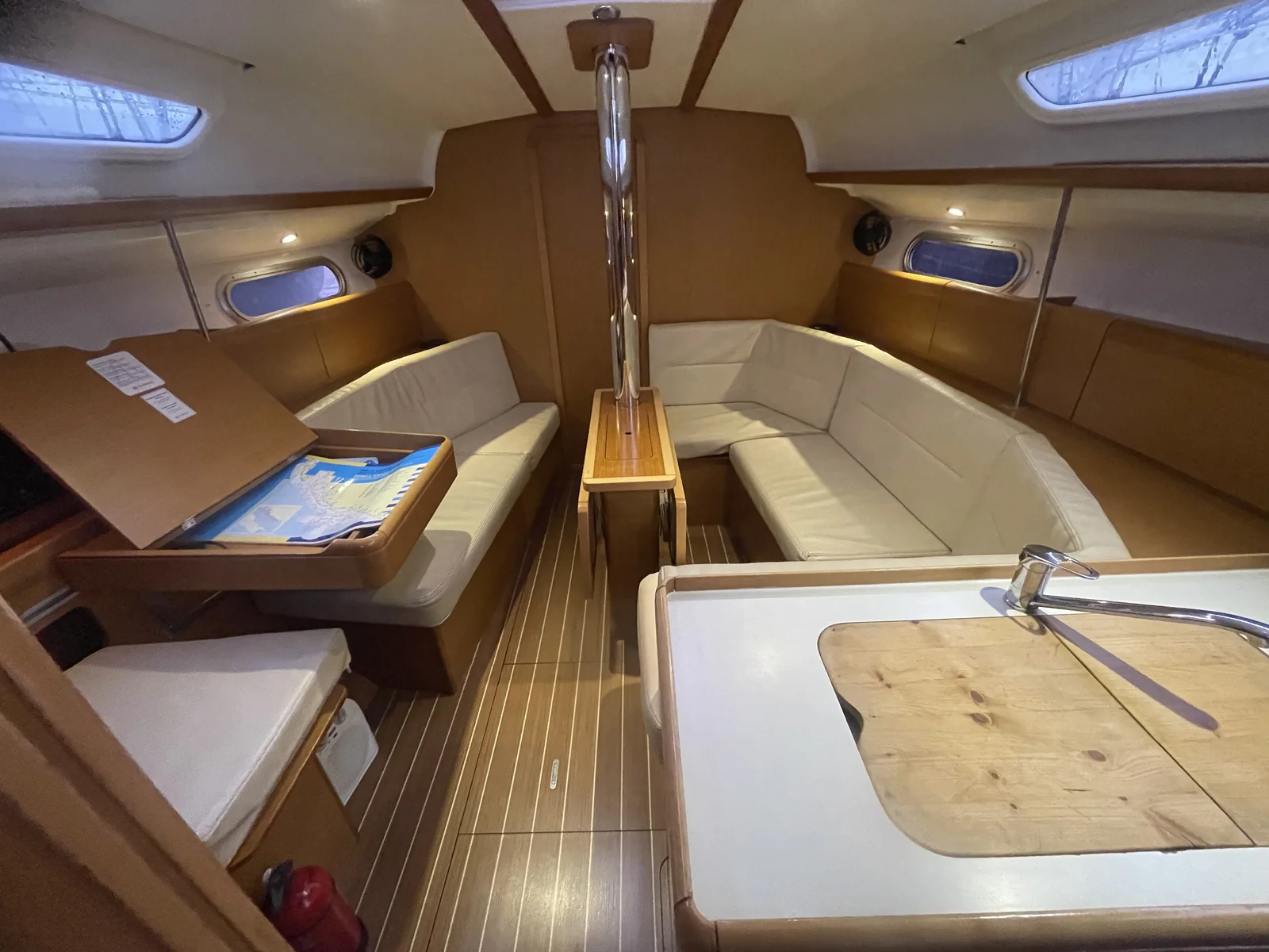 Yacht JEANNEAU Sun Odyssey 36i - Agatha - Foto 1