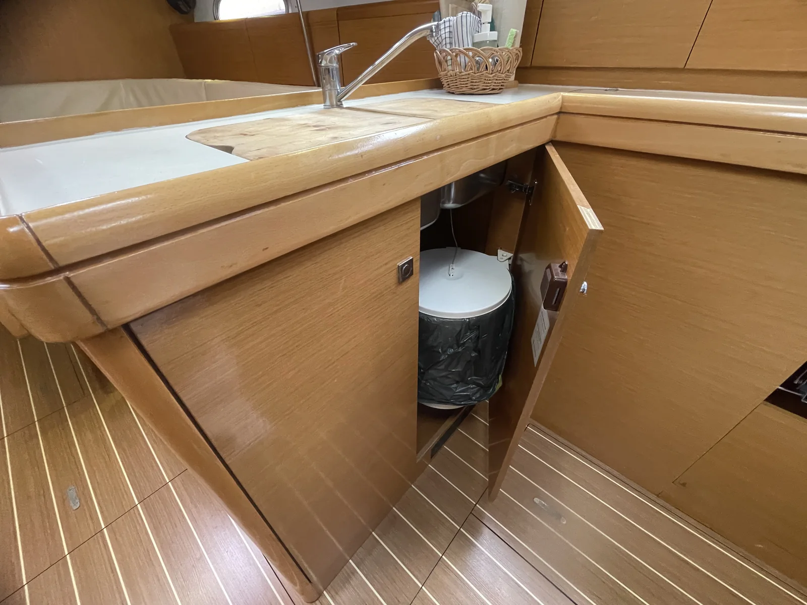 Yacht JEANNEAU Sun Odyssey 36i - Agatha - Foto 1