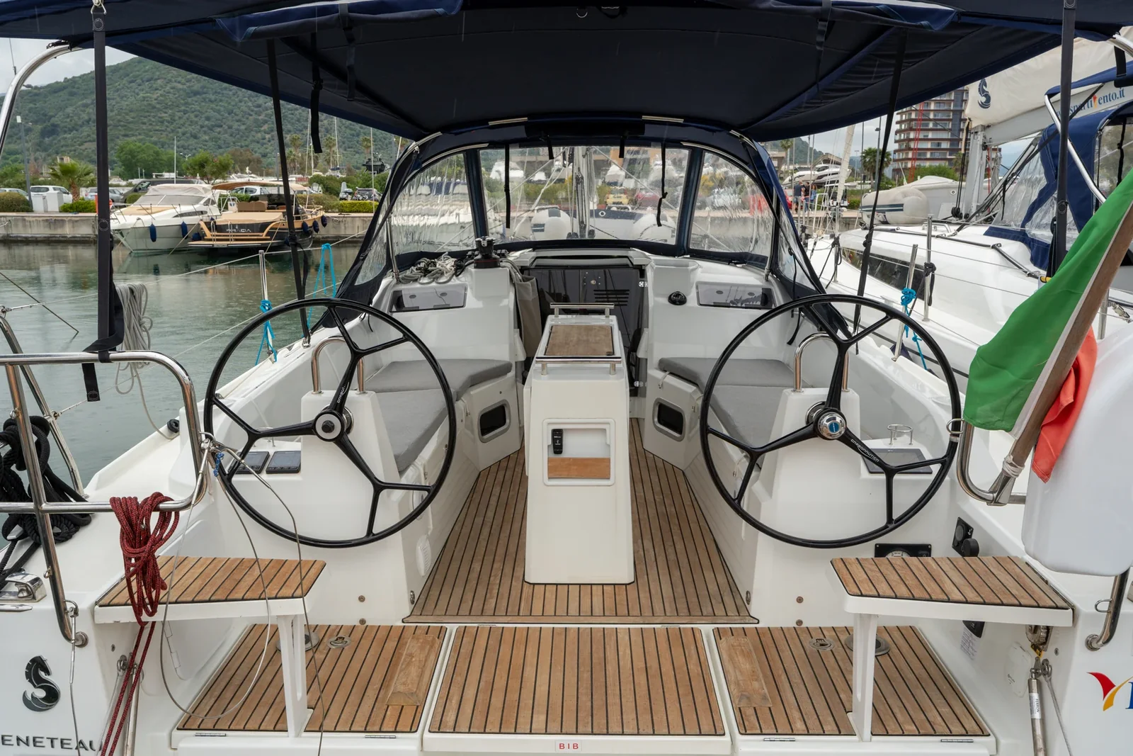 Yacht BENETEAU Oceanis 34.1 - Pluto - Foto 1