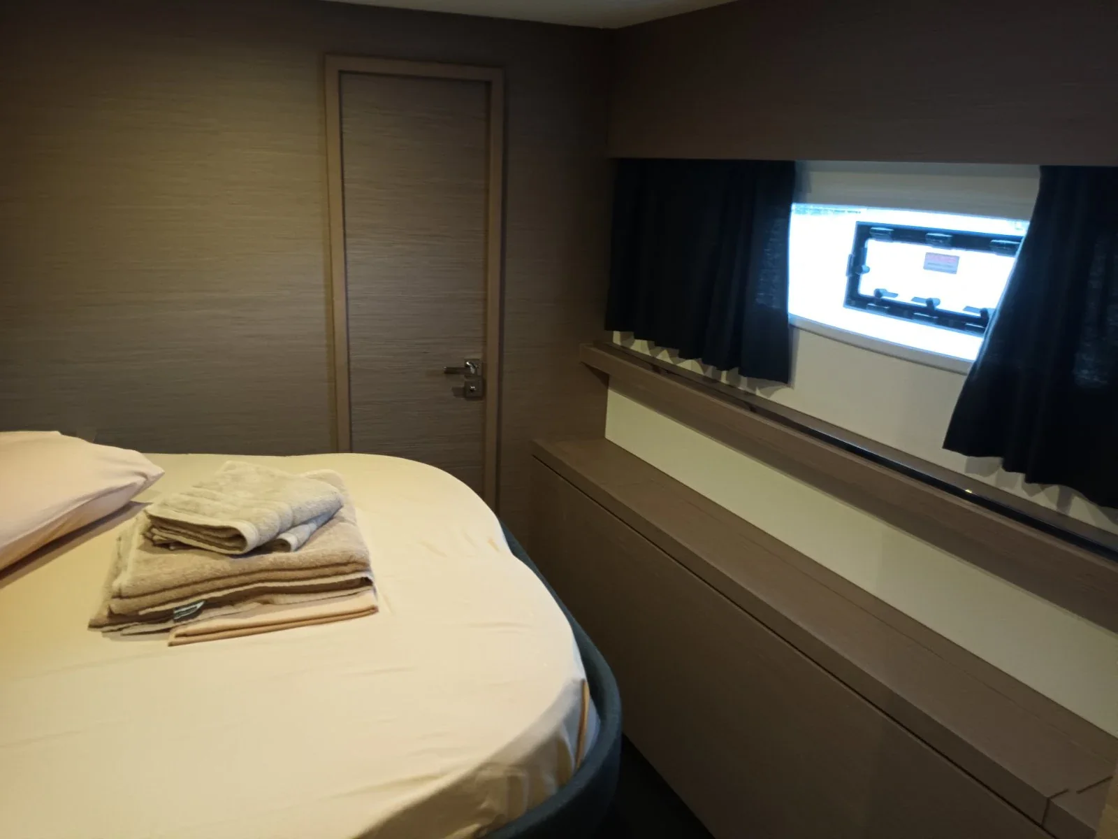 Yacht FOUNTAINE PAJOT Tanna 47 - Eros - Foto 1