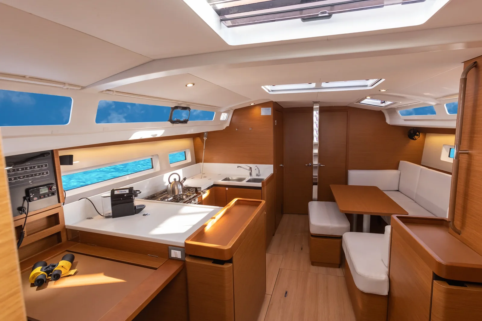 Yacht JEANNEAU Sun Odyssey 440 - Vittoria - Foto 1