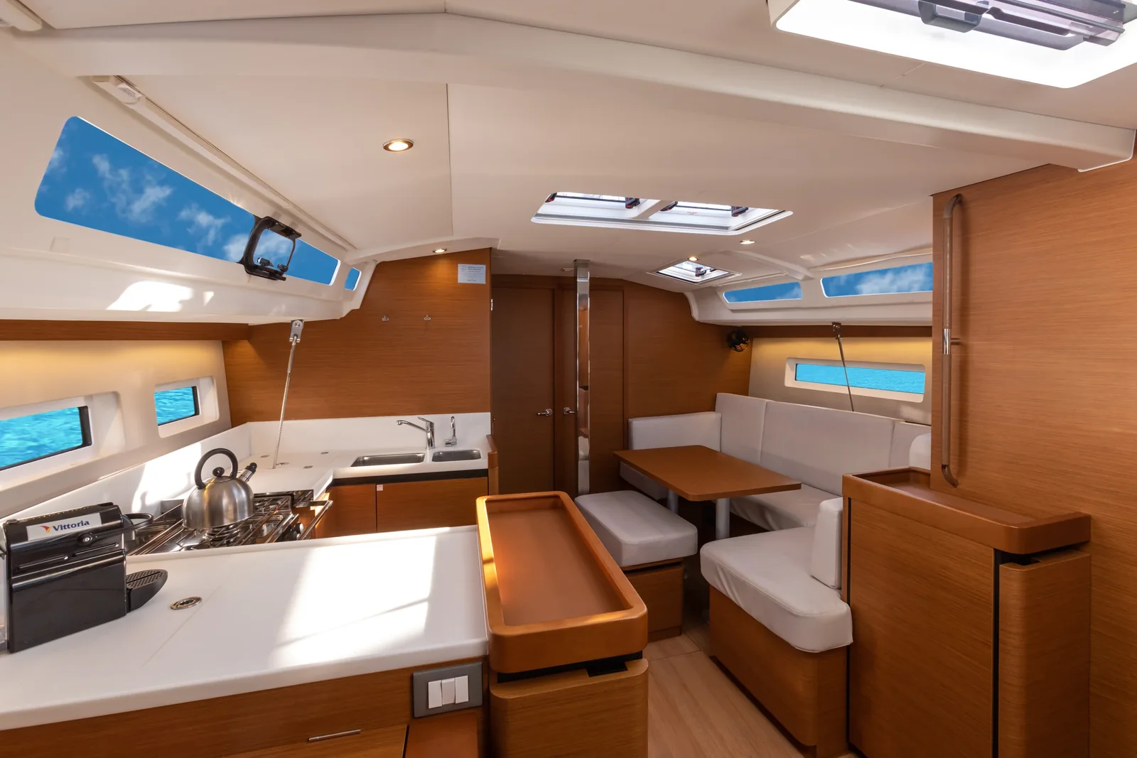 Yacht JEANNEAU Sun Odyssey 440 - Vittoria - Foto 1