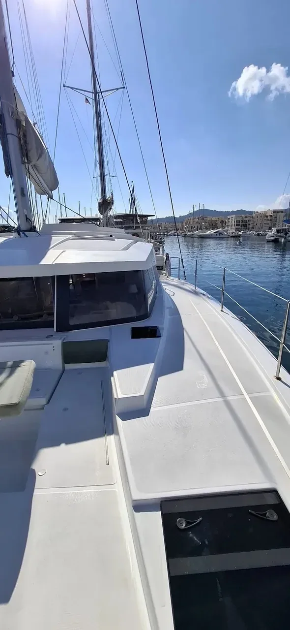 Yacht CATANA Bali 4.2 - White Pearl