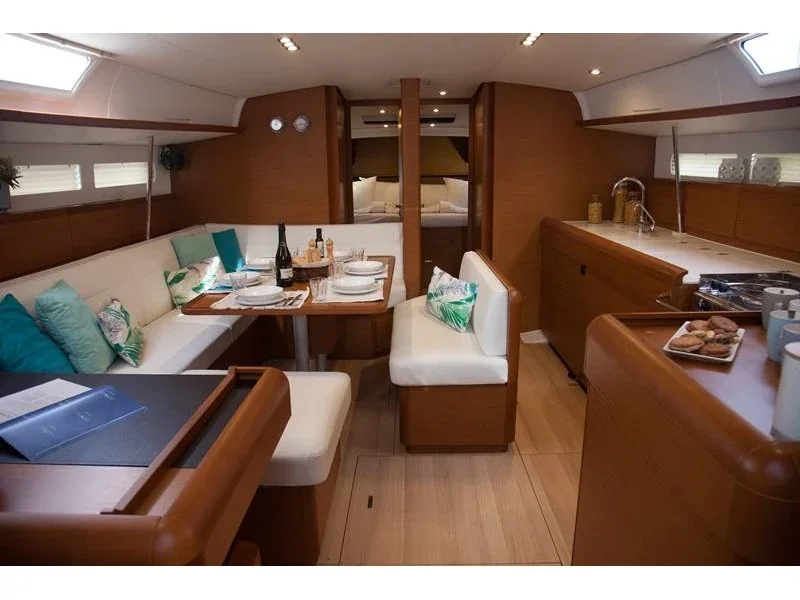 Yacht JEANNEAU Sun Odyssey 519 - Mayflower