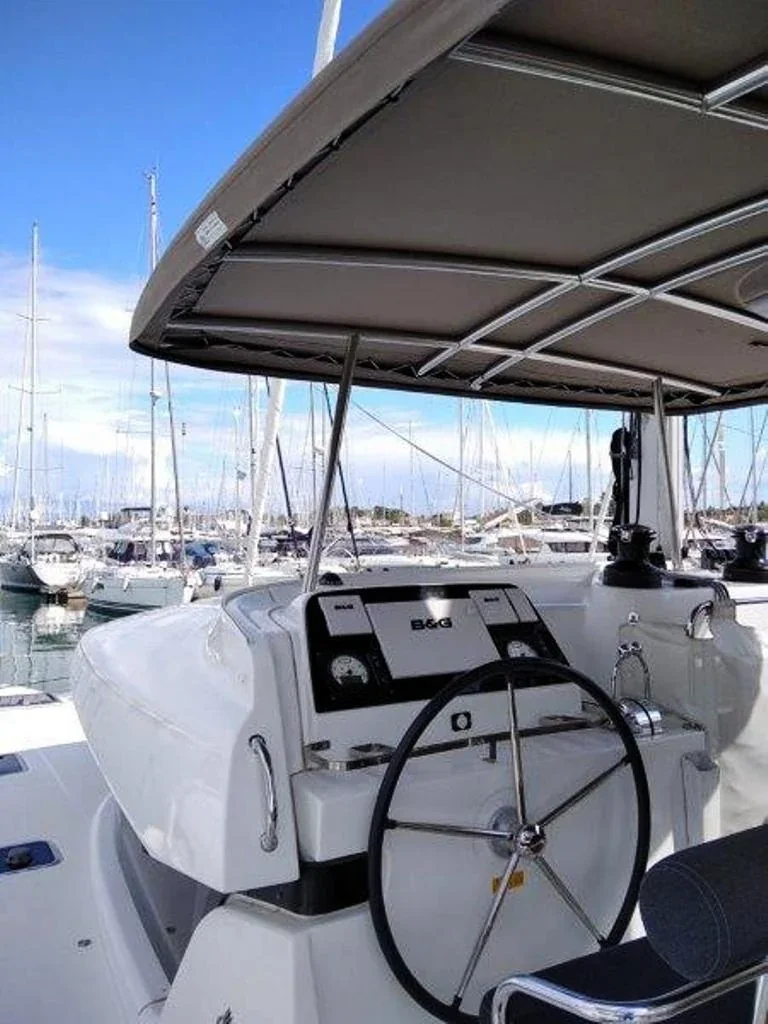 Yacht LAGOON 42 - Stolos - Foto 1