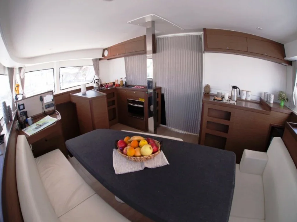 Yacht LAGOON 42 - Stolos - Foto 1