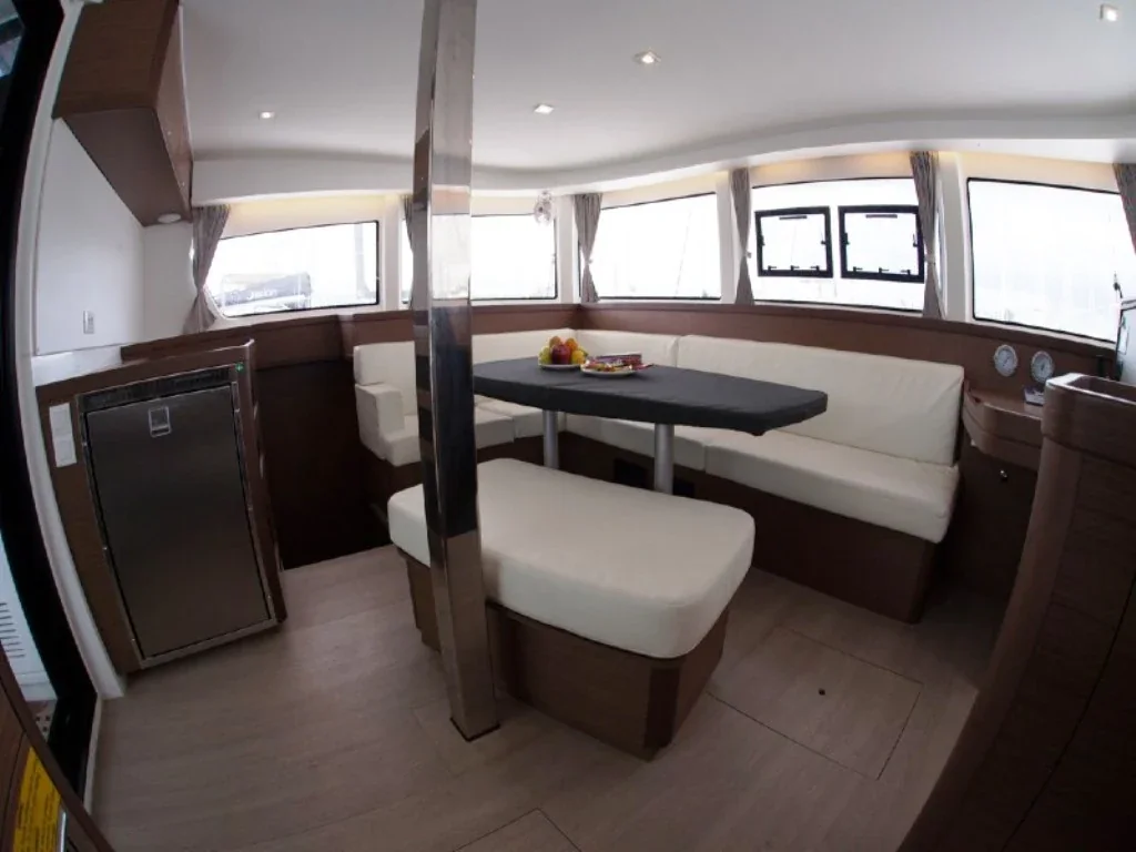 Yacht LAGOON 42 - Stolos - Foto 1