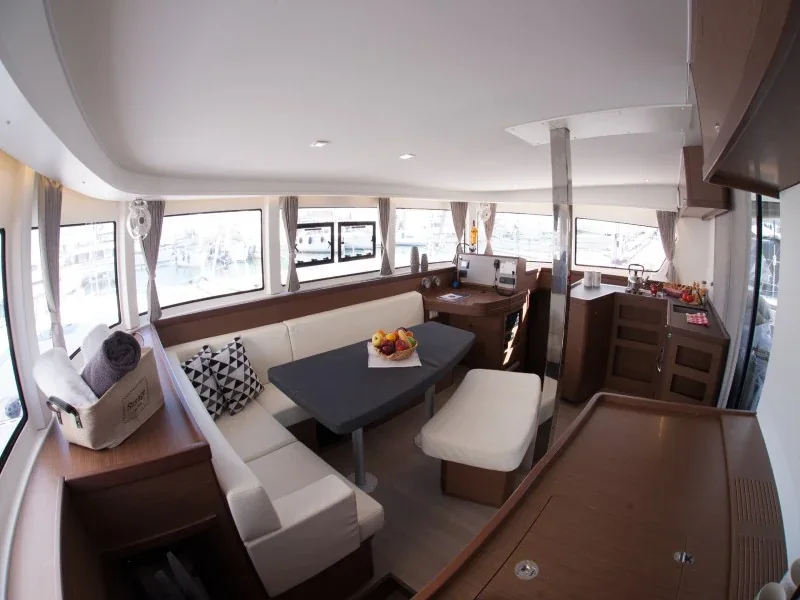 Yacht LAGOON 42 - Stolos - Foto 1