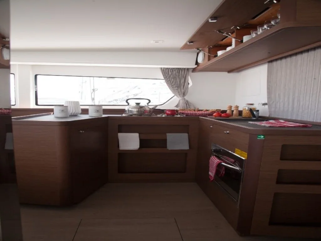 Yacht LAGOON 42 - Stolos - Foto 1