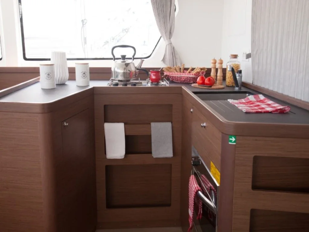 Yacht LAGOON 42 - Stolos - Foto 1